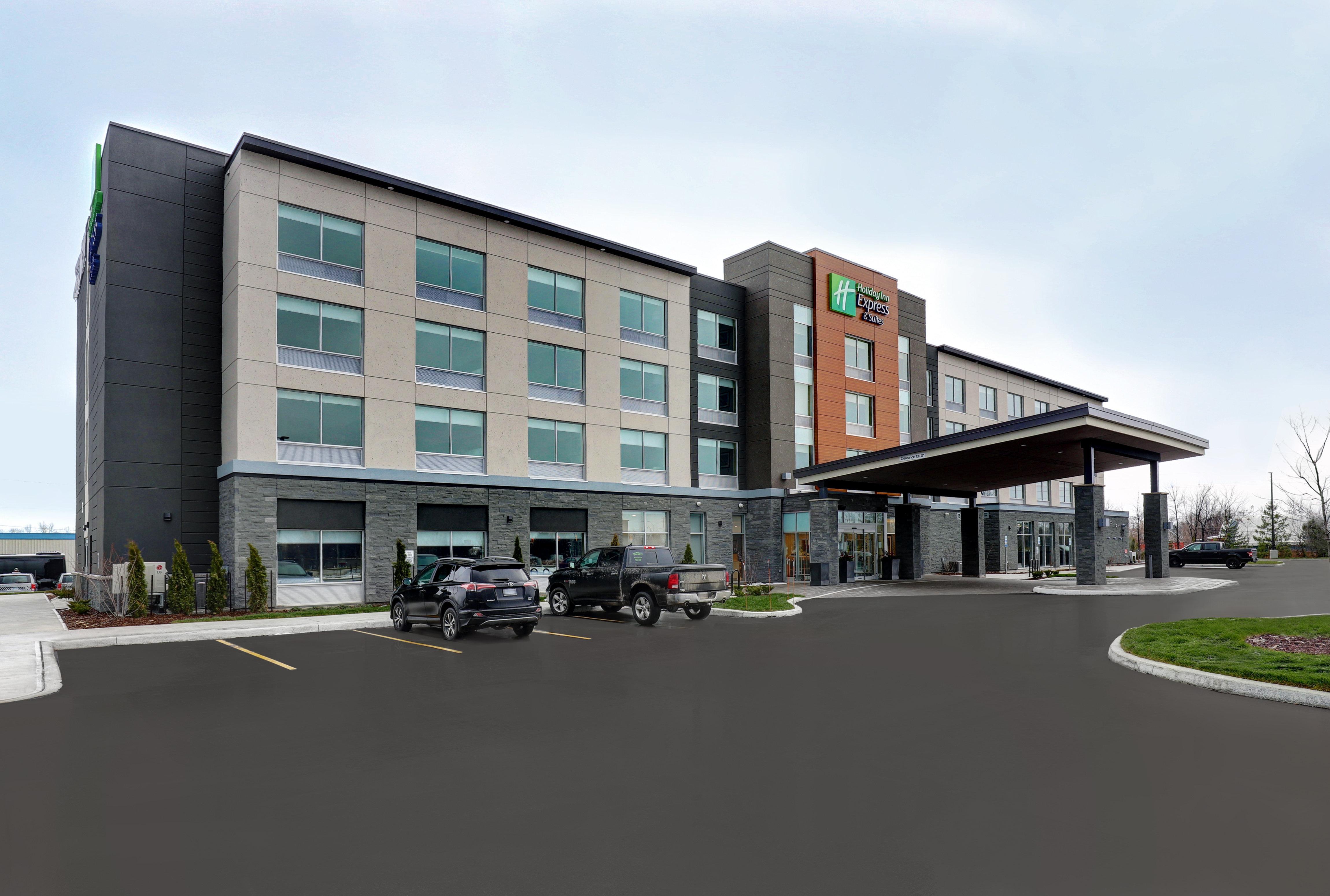 Holiday Inn Express & Suites - Collingwood Exterior photo